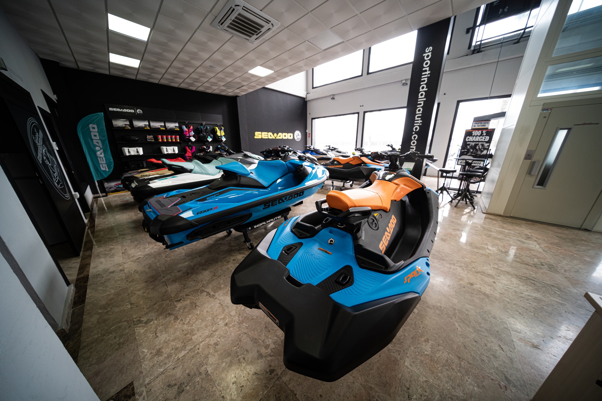 Showroom interior de Sea-Doo en Sport Indalnautic