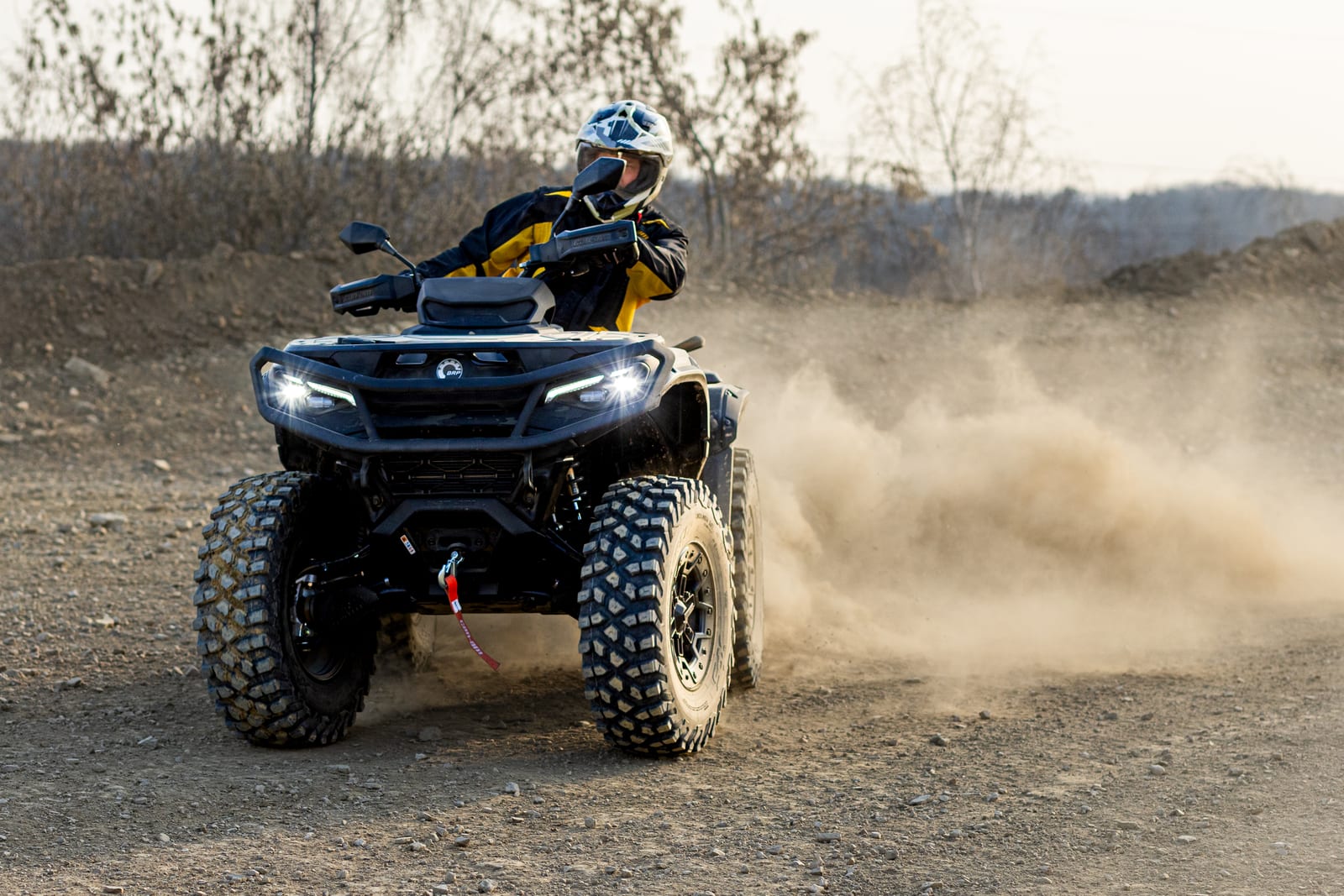 Can-Am Outlander quad offroad en uso